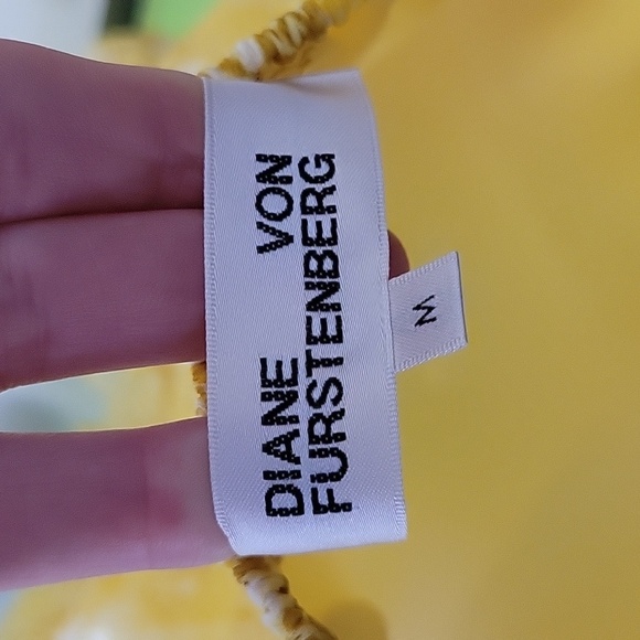 Diane Von Furstenberg Ruffle Silk Chiffon Blouse yellow sz Medium - Picture 5 of 6